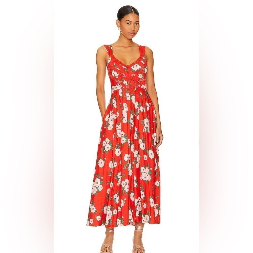 x Revolve Lovers Heart Midi in Red Size Small